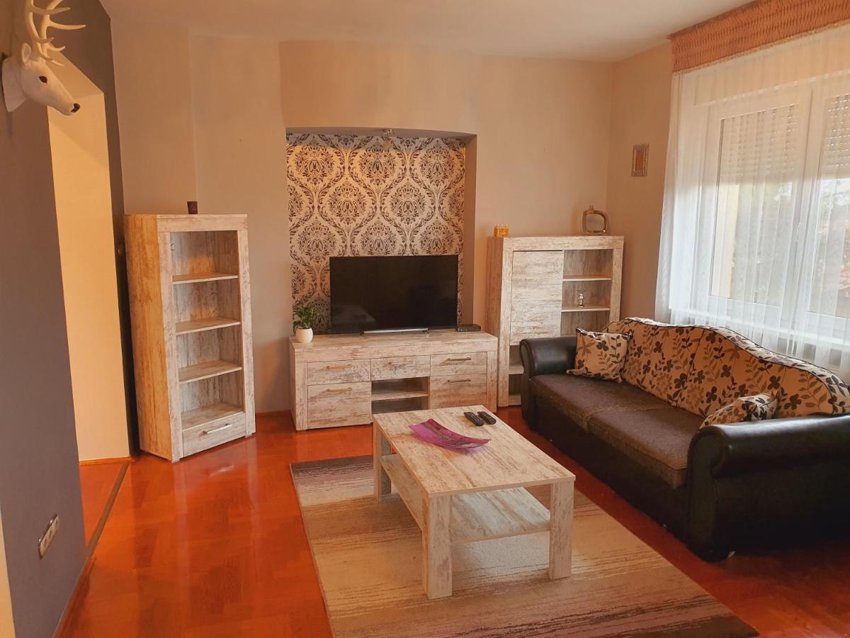 Adel Apartman Miskolc Exterior foto